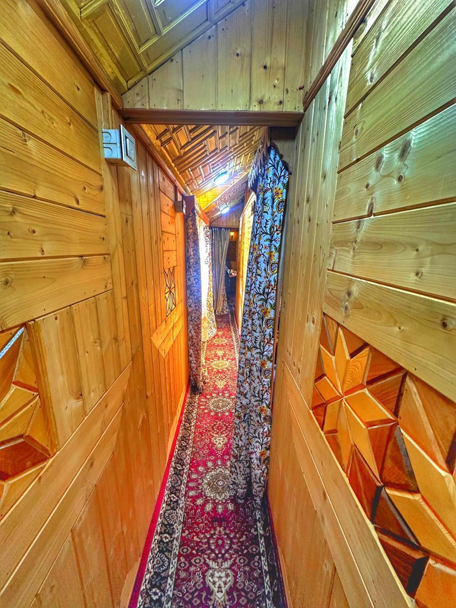 Lala Rukh Group Of Houseboats Hotel Srinagar  Ngoại thất bức ảnh